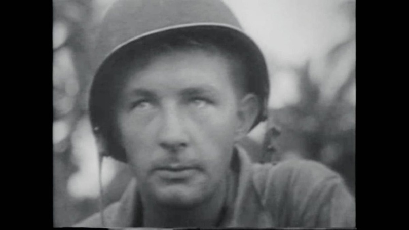 Кадр из пропагандистского сериала «Зачем мы сражаемся» (1942-43) эпохи Второй мировой войны следует описательной форме документального фильма, прежде всего закадровым голосом.